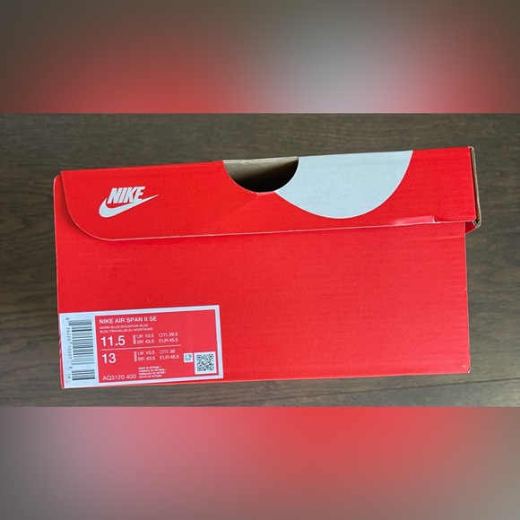 Athletic_Shoes